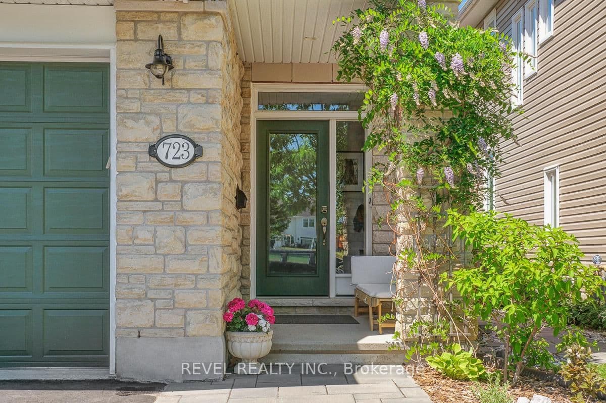 723 White Alder Avenue, Ottawa, ON — photo 2