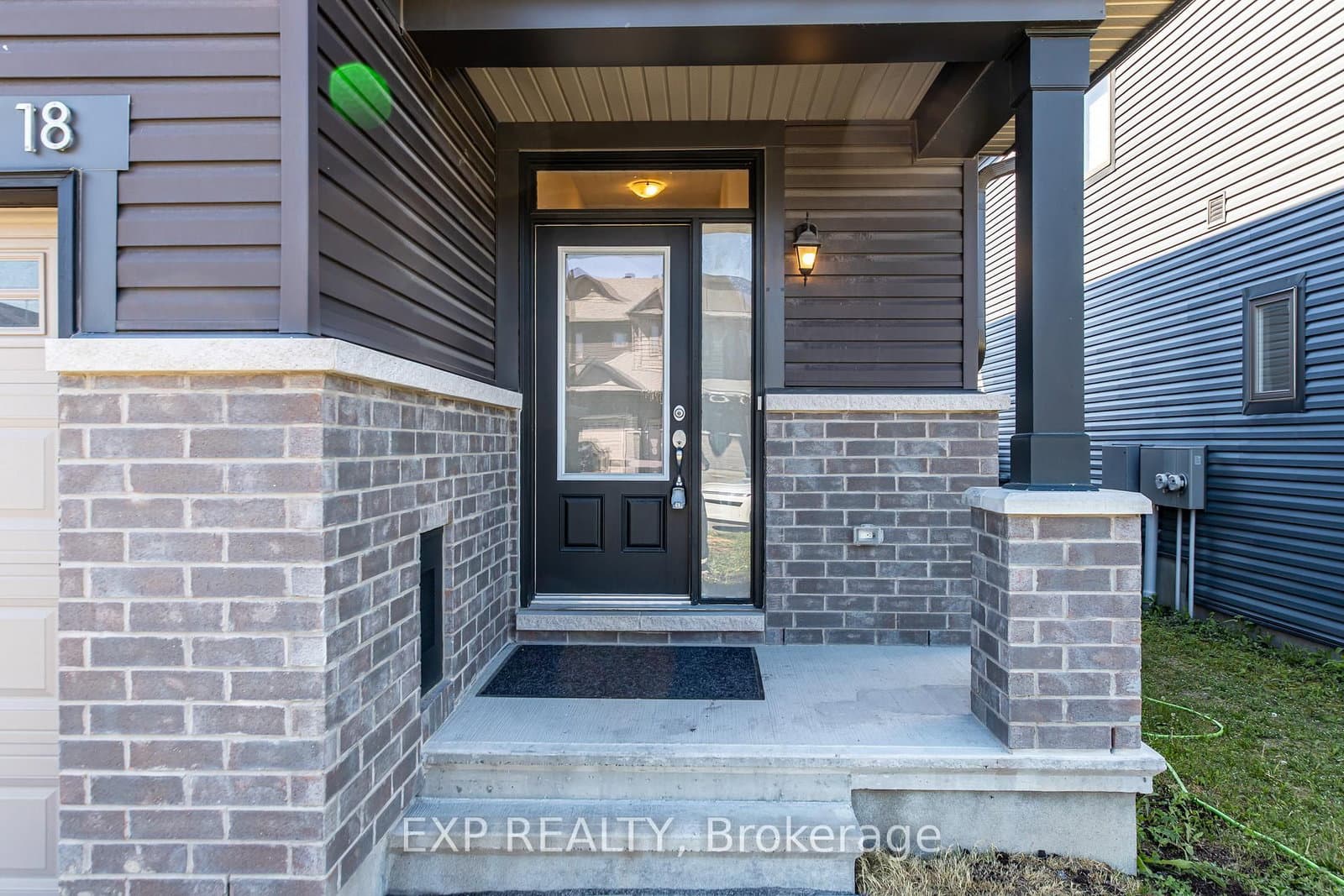 18 Rookie Crescent, Ottawa, ON — photo 2