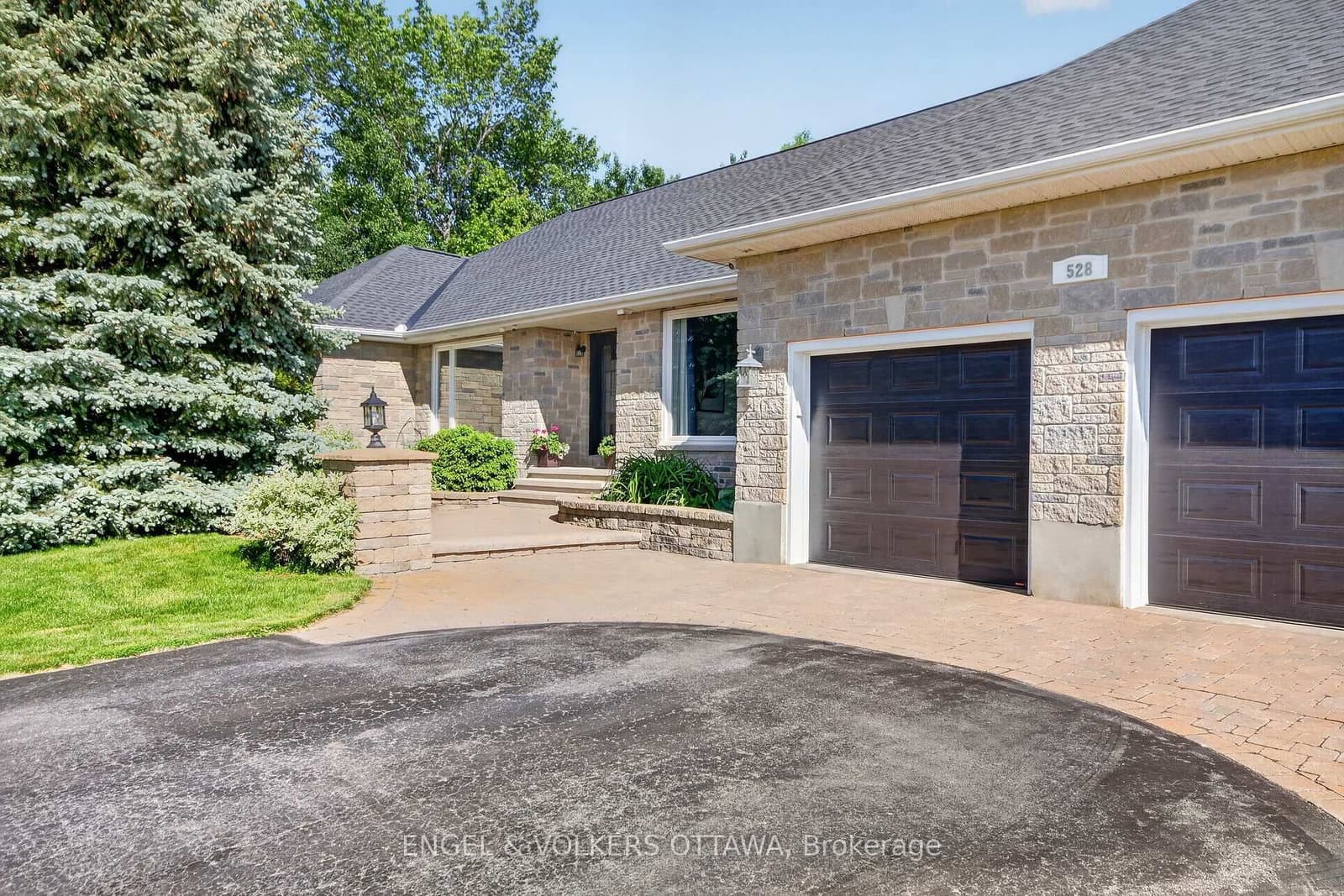 528 Tullamore Street, Ottawa, ON
