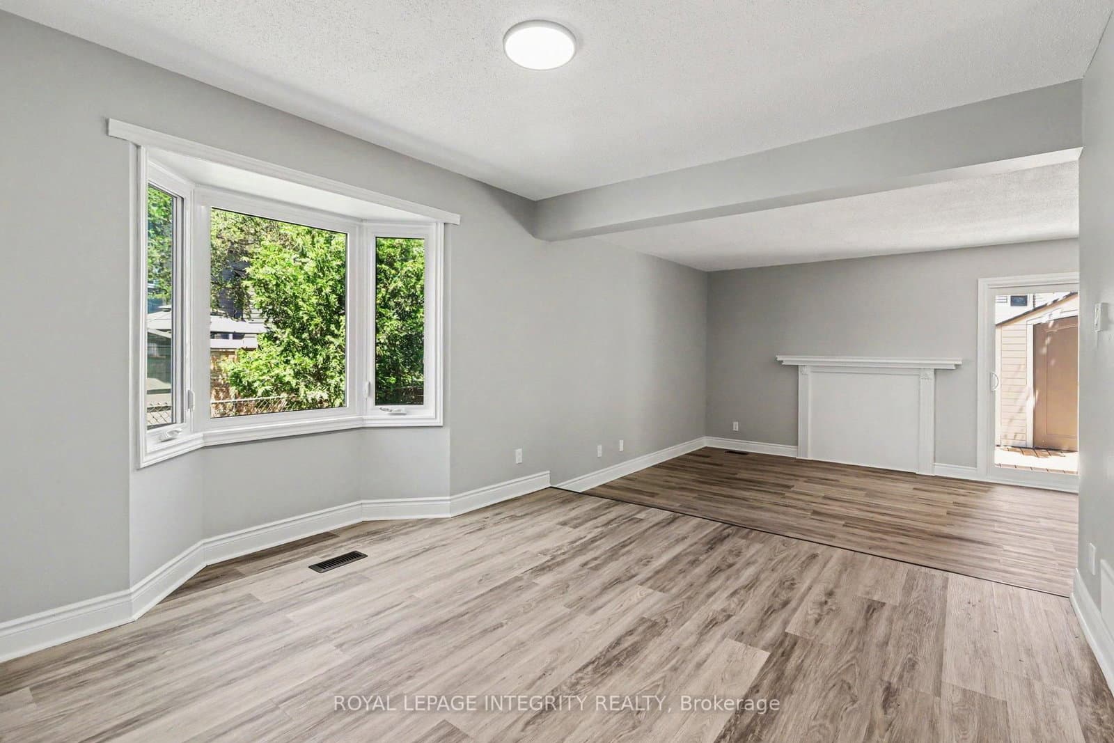 1511 Thurlow Street, Orleans, ON — photo 2