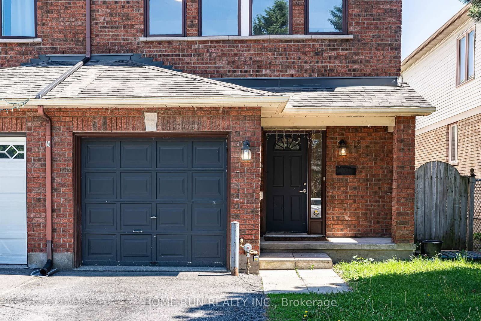 12 Gardengate Way, Ottawa, ON