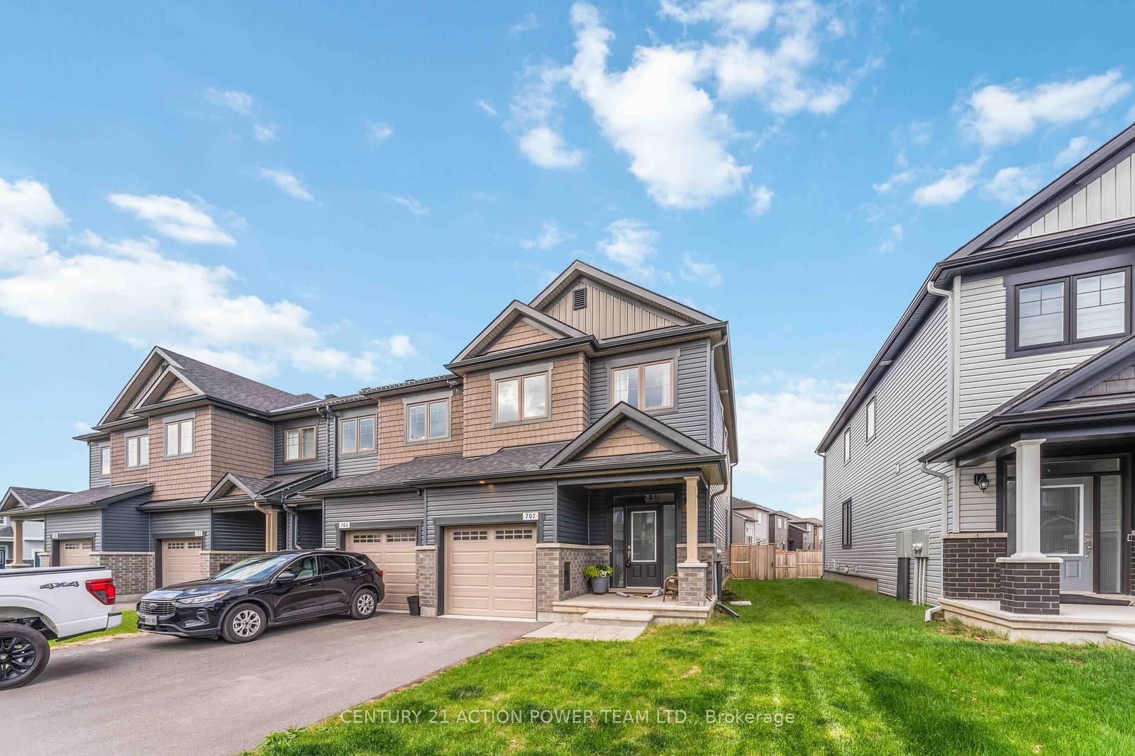 707 PETANQUE Crescent, Orleans, ON