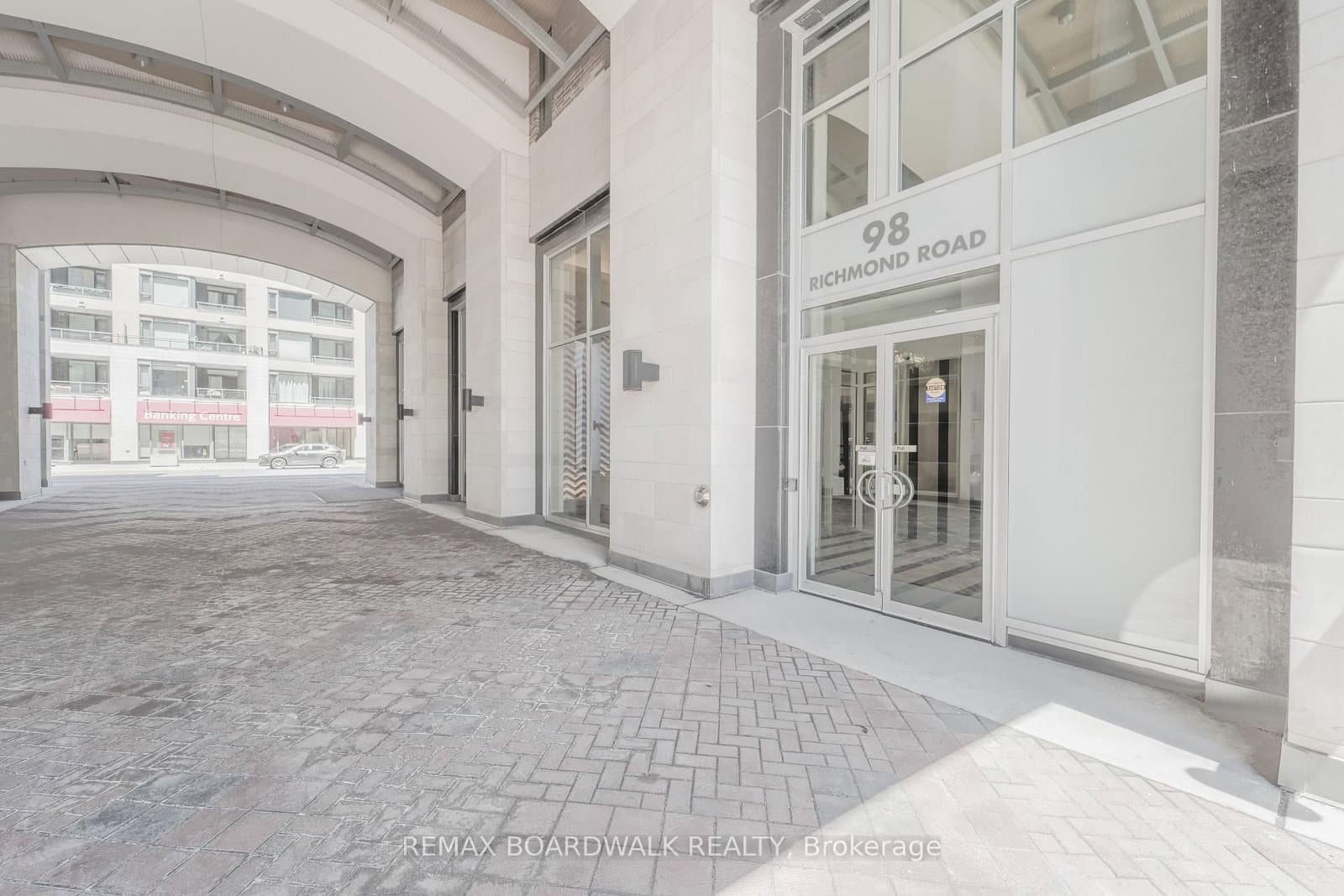 301 - 98 Richmond Road, Ottawa, ON — photo 2