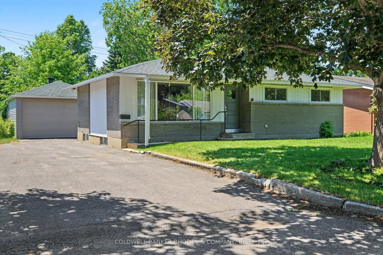 1172 Parkway Drive, Ottawa, ON