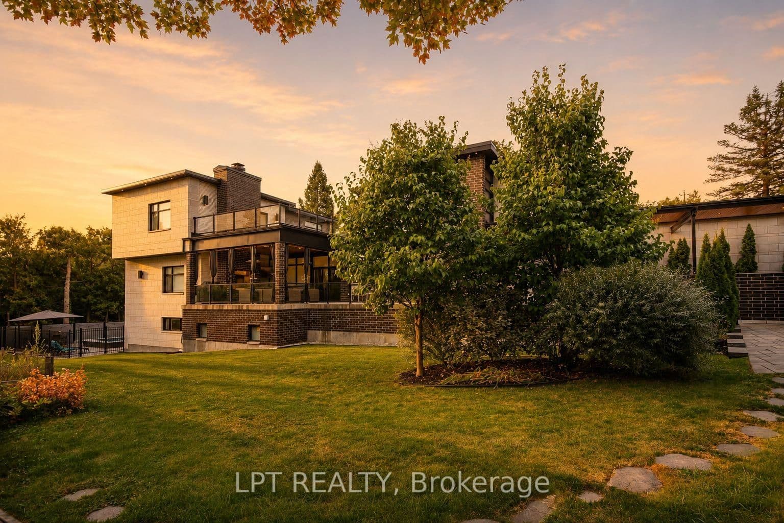 847 Walkley Road, Ottawa, ON