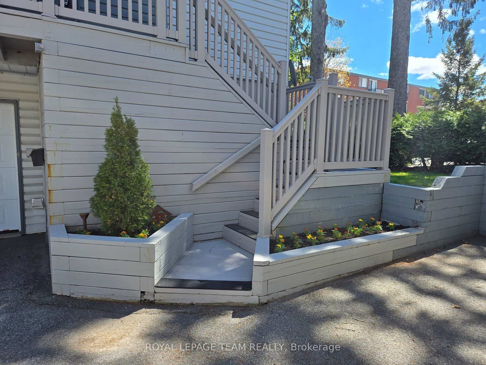 13 - 817 High Street, Ottawa, ON — photo 3