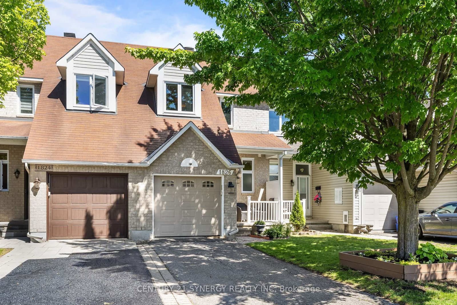 1826 Hennessy Crescent, Ottawa, ON — photo 2