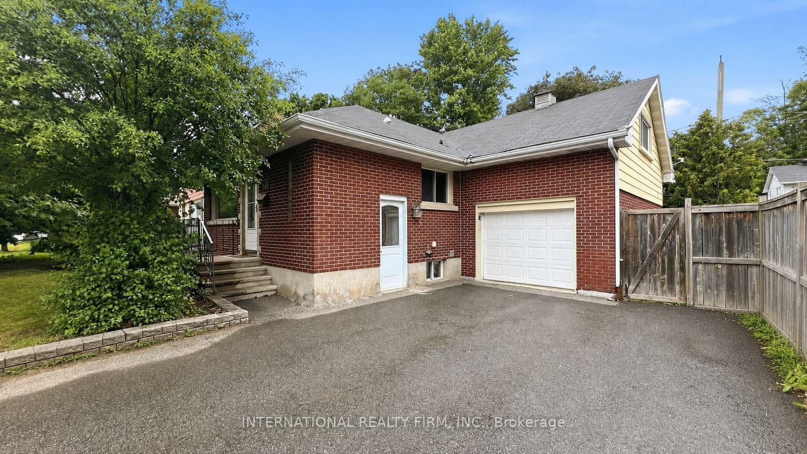 1213 ERINDALE Drive, Ottawa, ON — photo 2