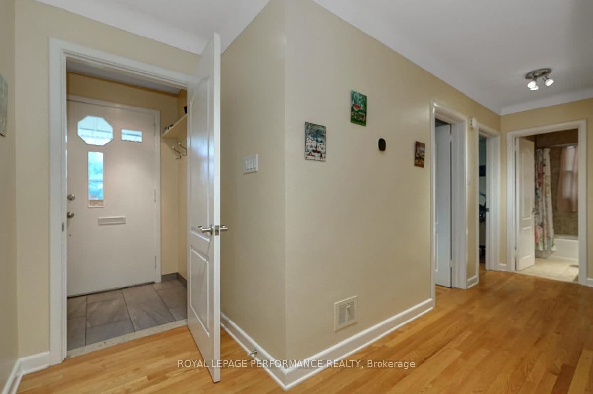 102 Donald Street, Ottawa, ON — photo 3