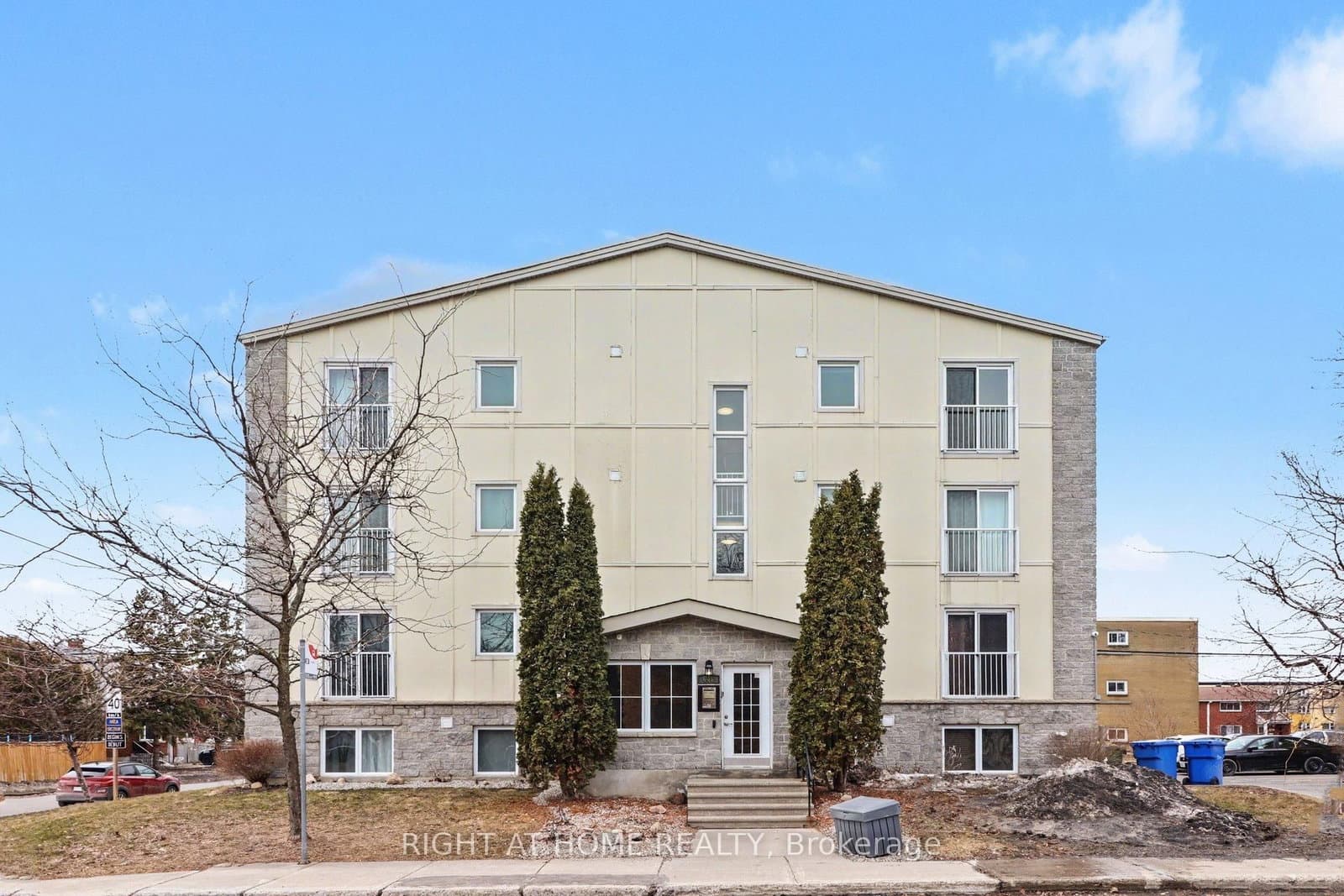 202 - 646 Cummings Avenue, Ottawa, ON — photo 3