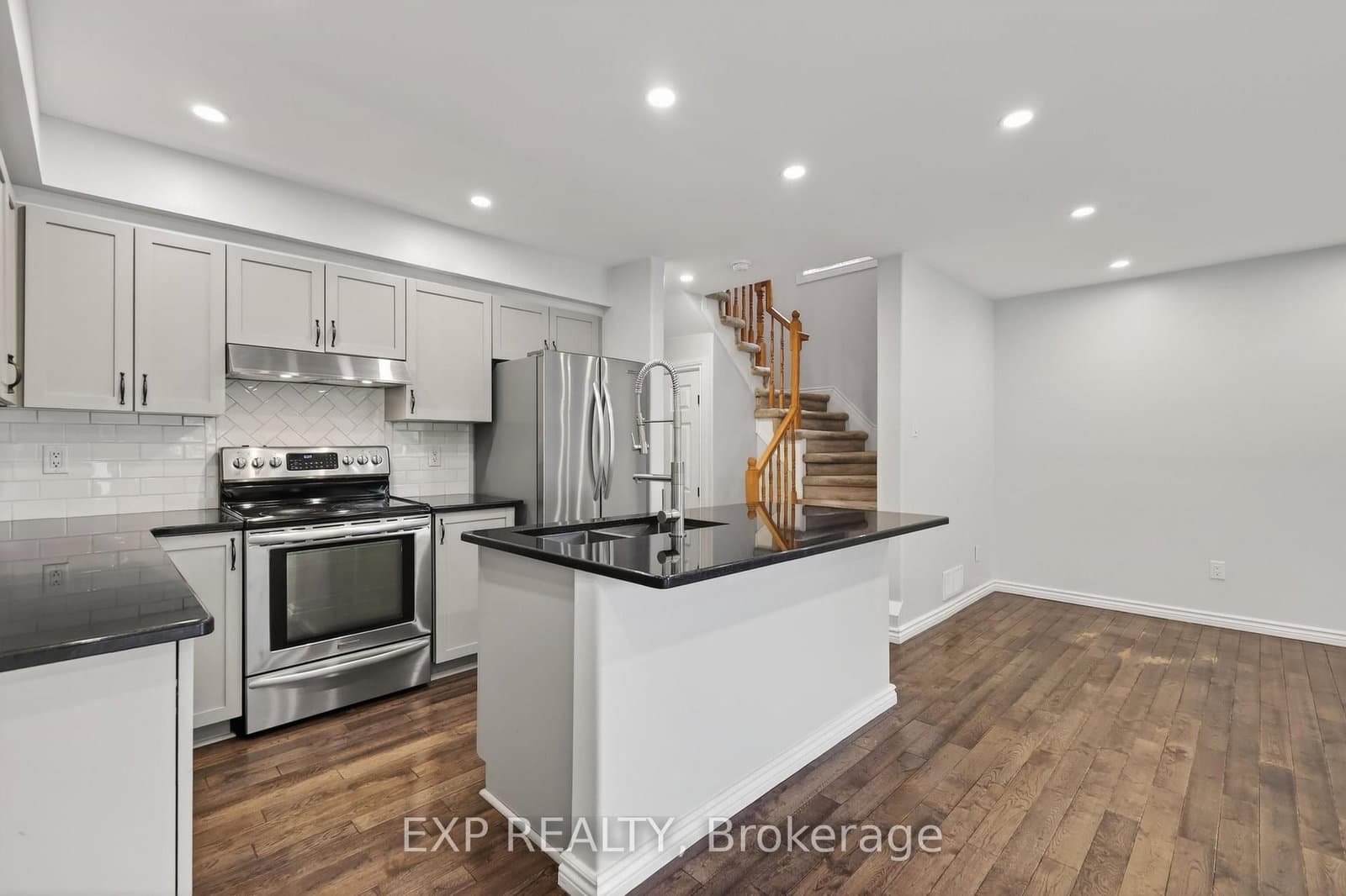 11 Boulder Way, Ottawa, ON — photo 2