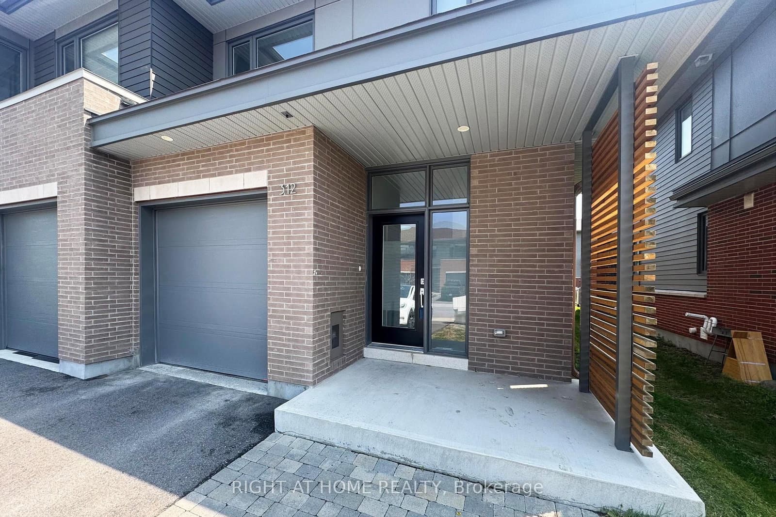 312 WIGWAS Street, Ottawa, ON — photo 2