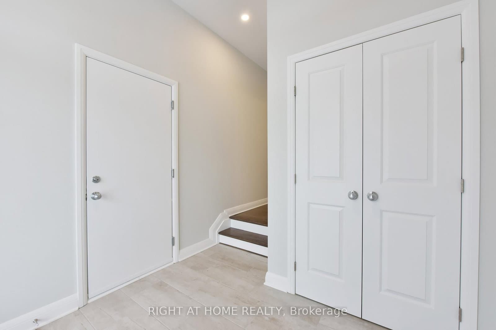 312 WIGWAS Street, Ottawa, ON — photo 3