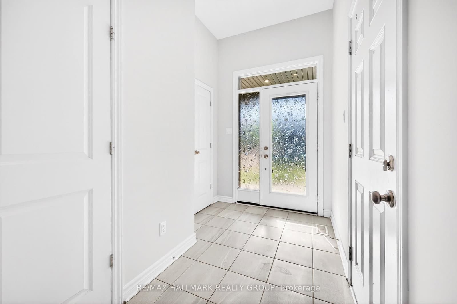720 Miikana Road, Ottawa, ON — photo 2