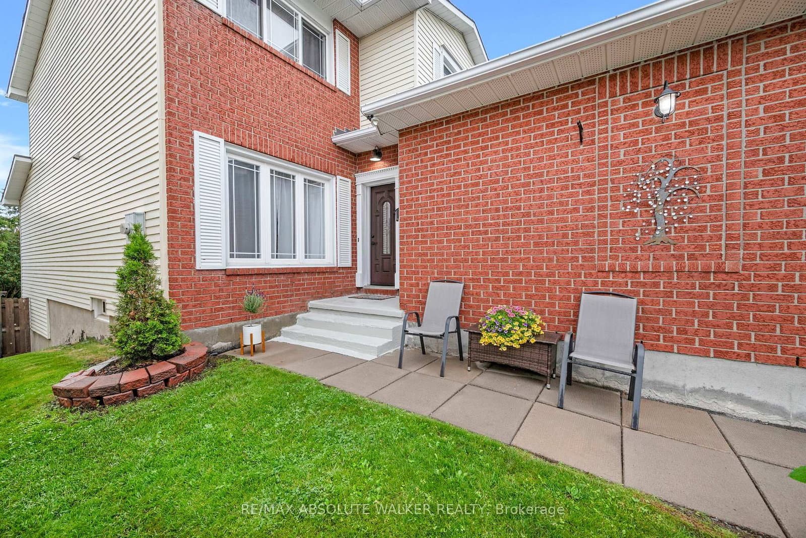 2061 Legrand Crescent, Ottawa, ON — photo 3