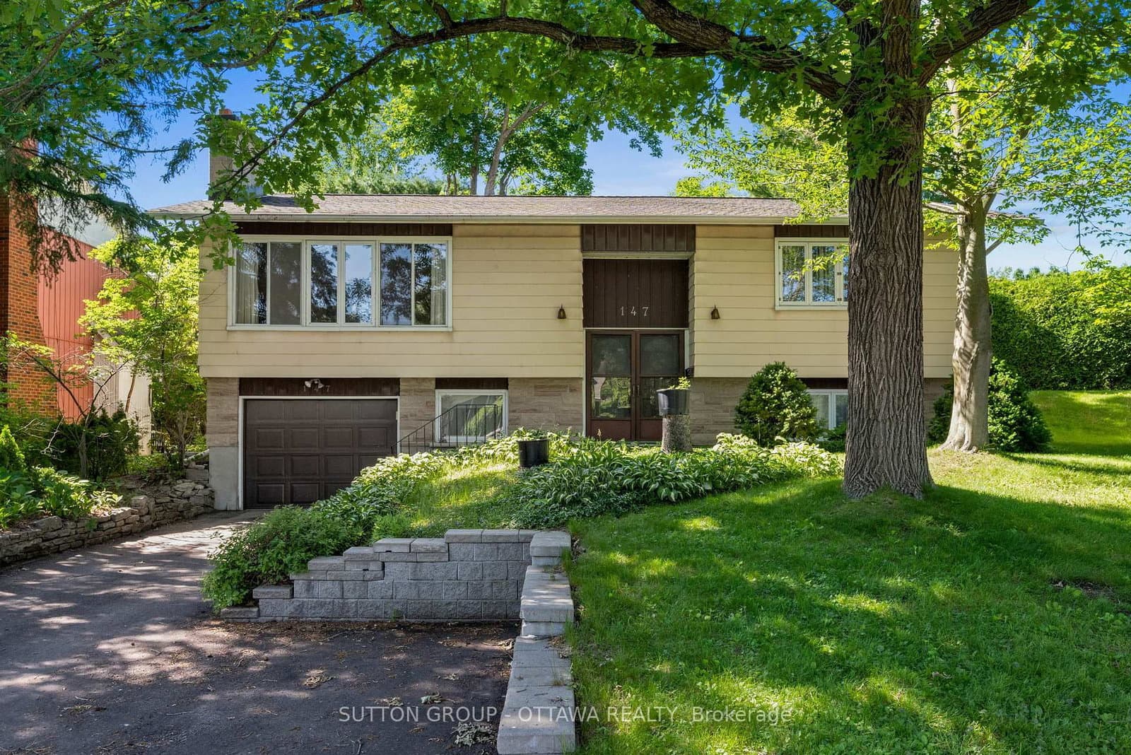 147 Banning Road, Ottawa, ON