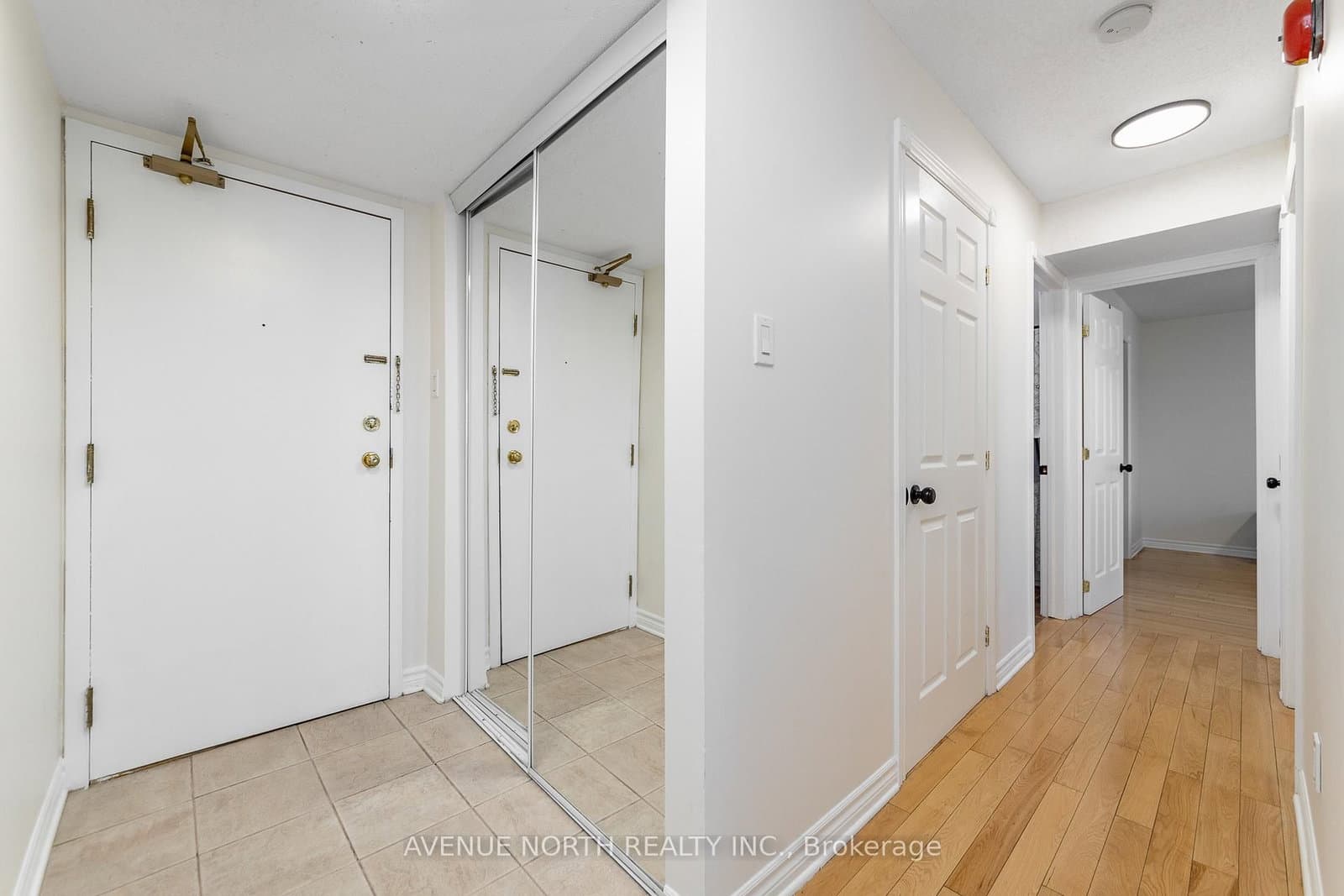 202 - 270 Lorry Greenberg Drive, Ottawa, ON — photo 2