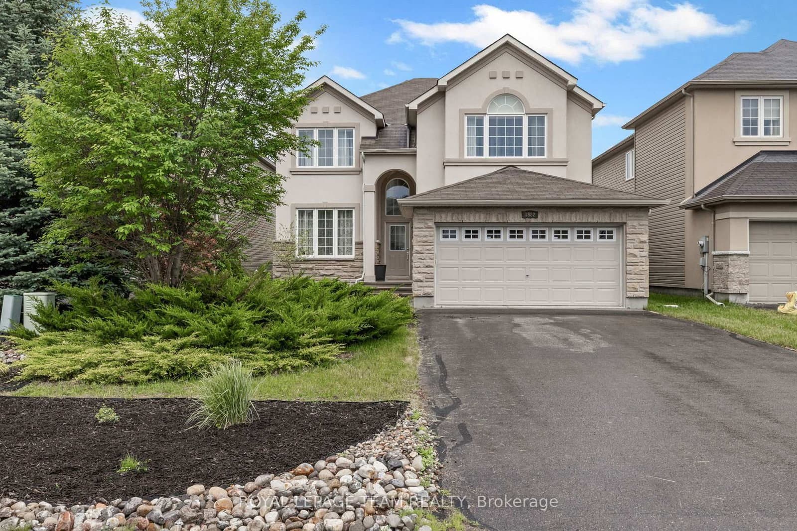 1882 Montmère Avenue, Ottawa, ON