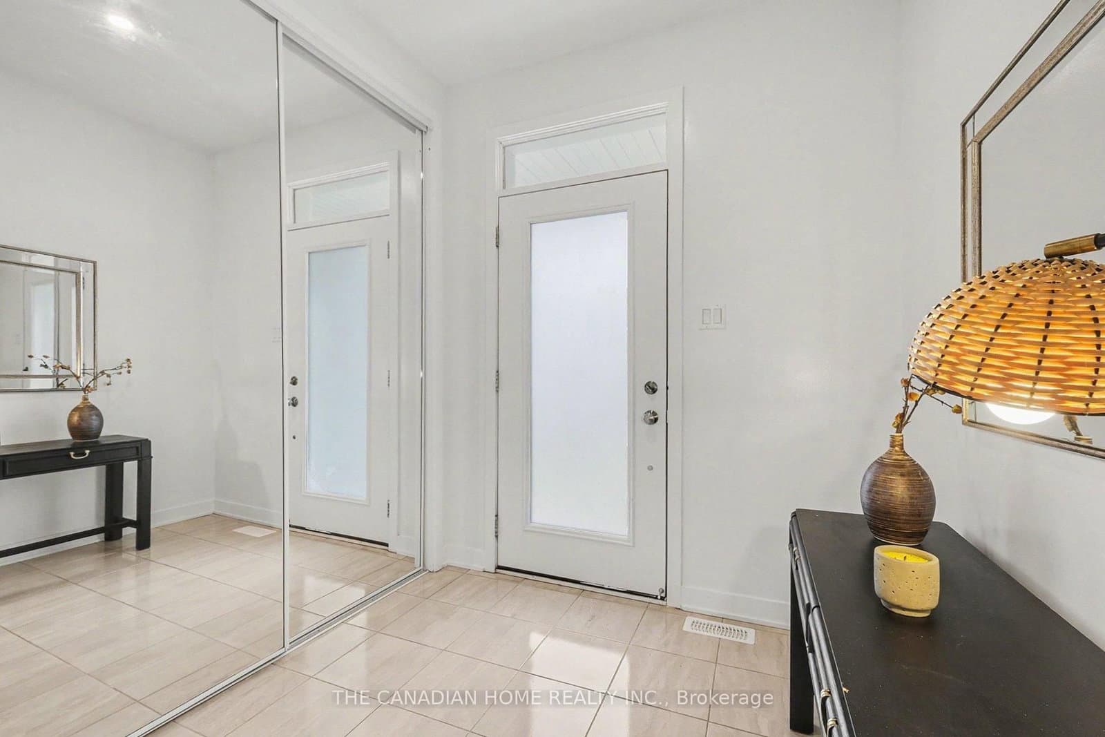 657 Terrier Circle, Richmond, ON — photo 2
