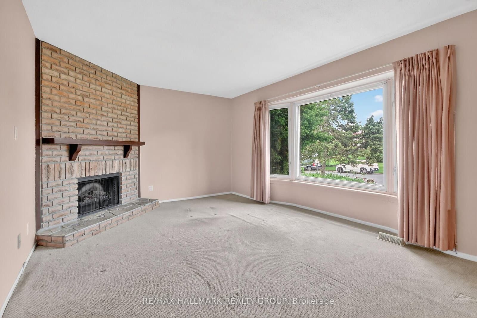 38 Amherst Crescent, Ottawa, ON — photo 3