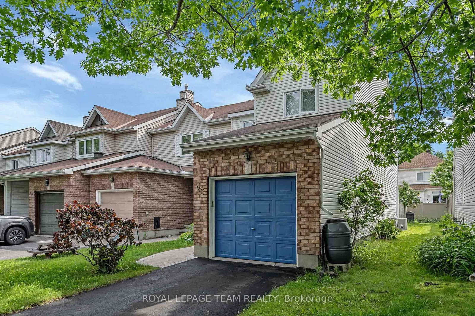 23 Roblyn Way, Ottawa, ON — photo 2