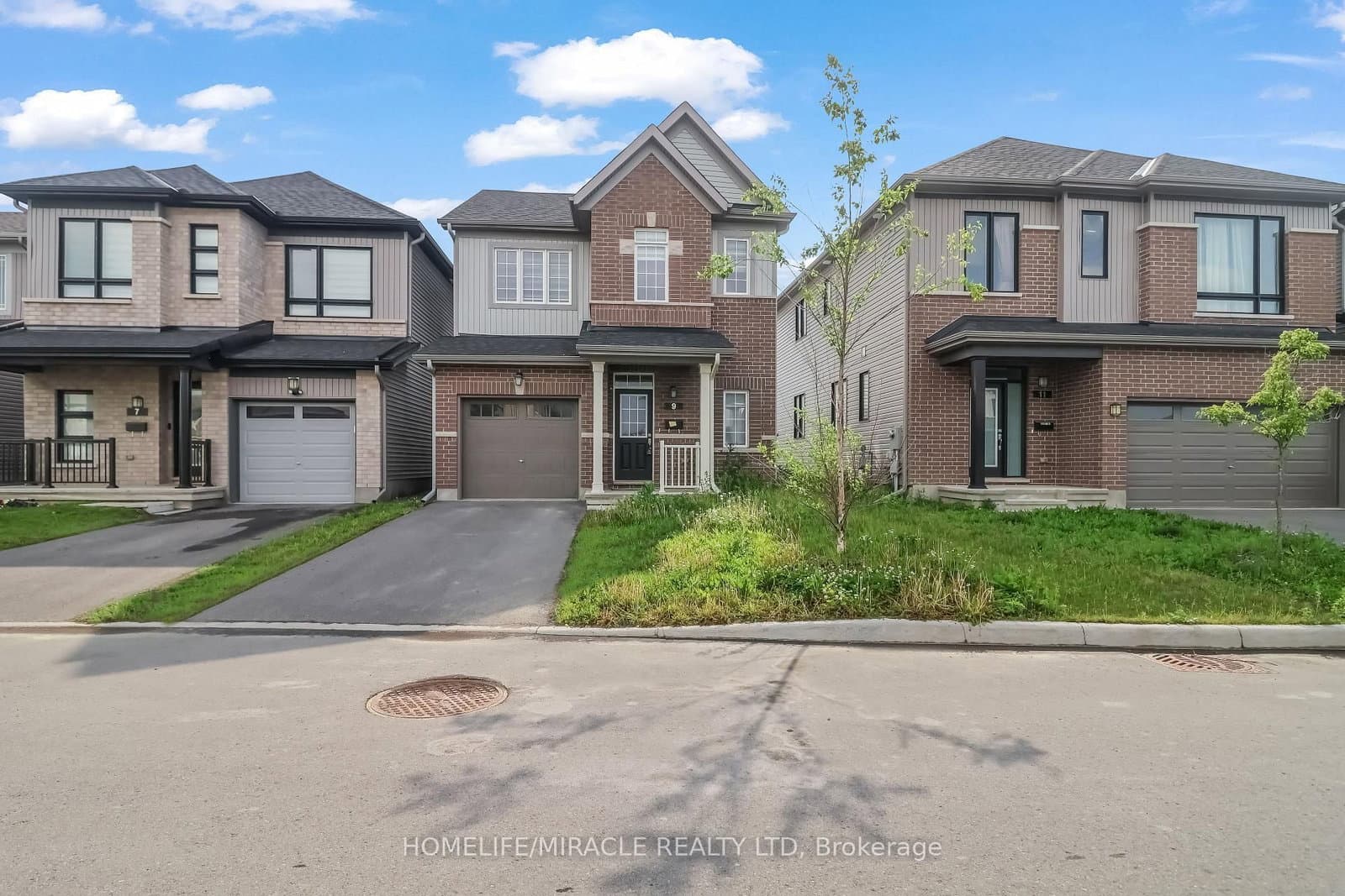 9 Tolchaco Court, Ottawa, ON