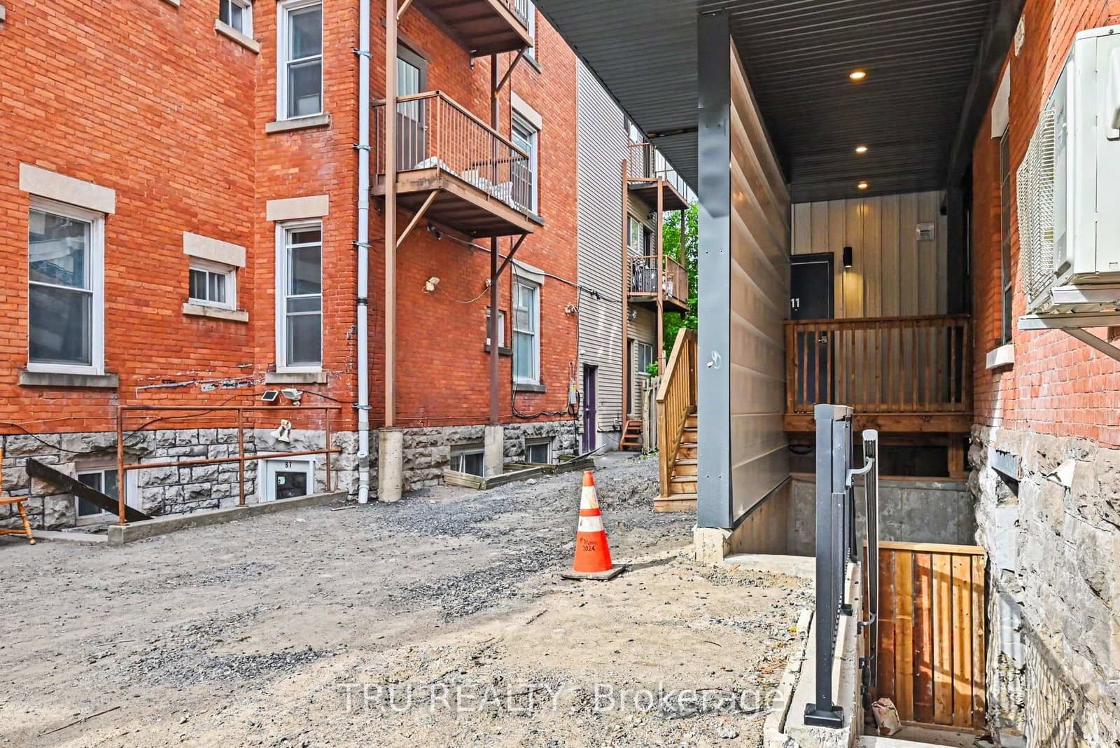 360 Friel Street, Ottawa, ON — photo 3