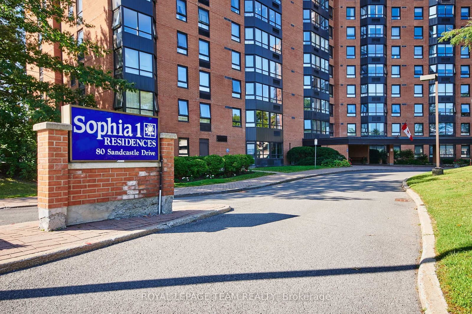 415 - 80 SANDCASTLE Drive, Ottawa, ON