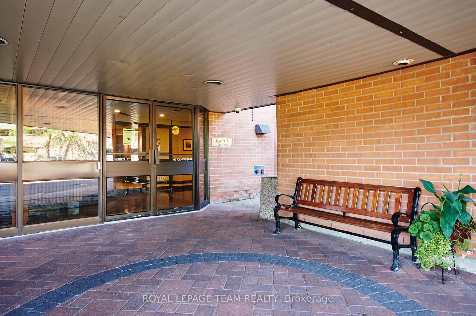 415 - 80 SANDCASTLE Drive, Ottawa, ON — photo 2