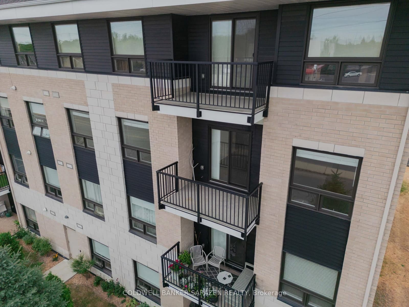 303 - 250 Winterfell Private, Ottawa, ON — photo 2