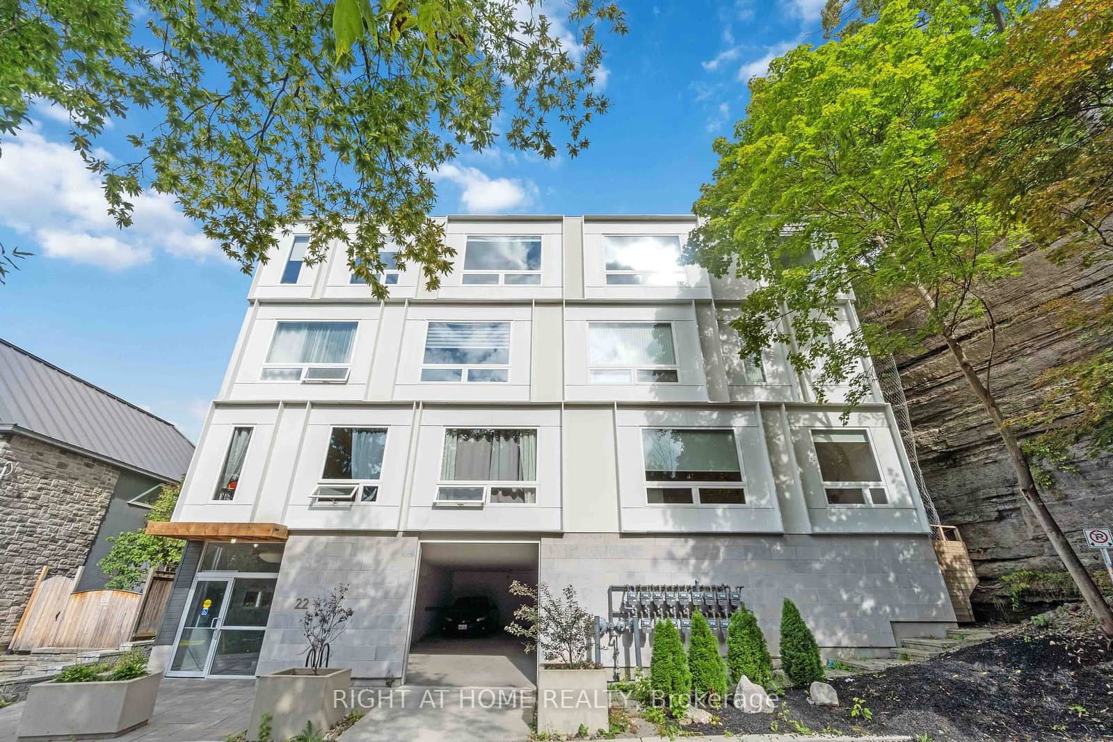 305 - 22 Perkins Street, Ottawa, ON