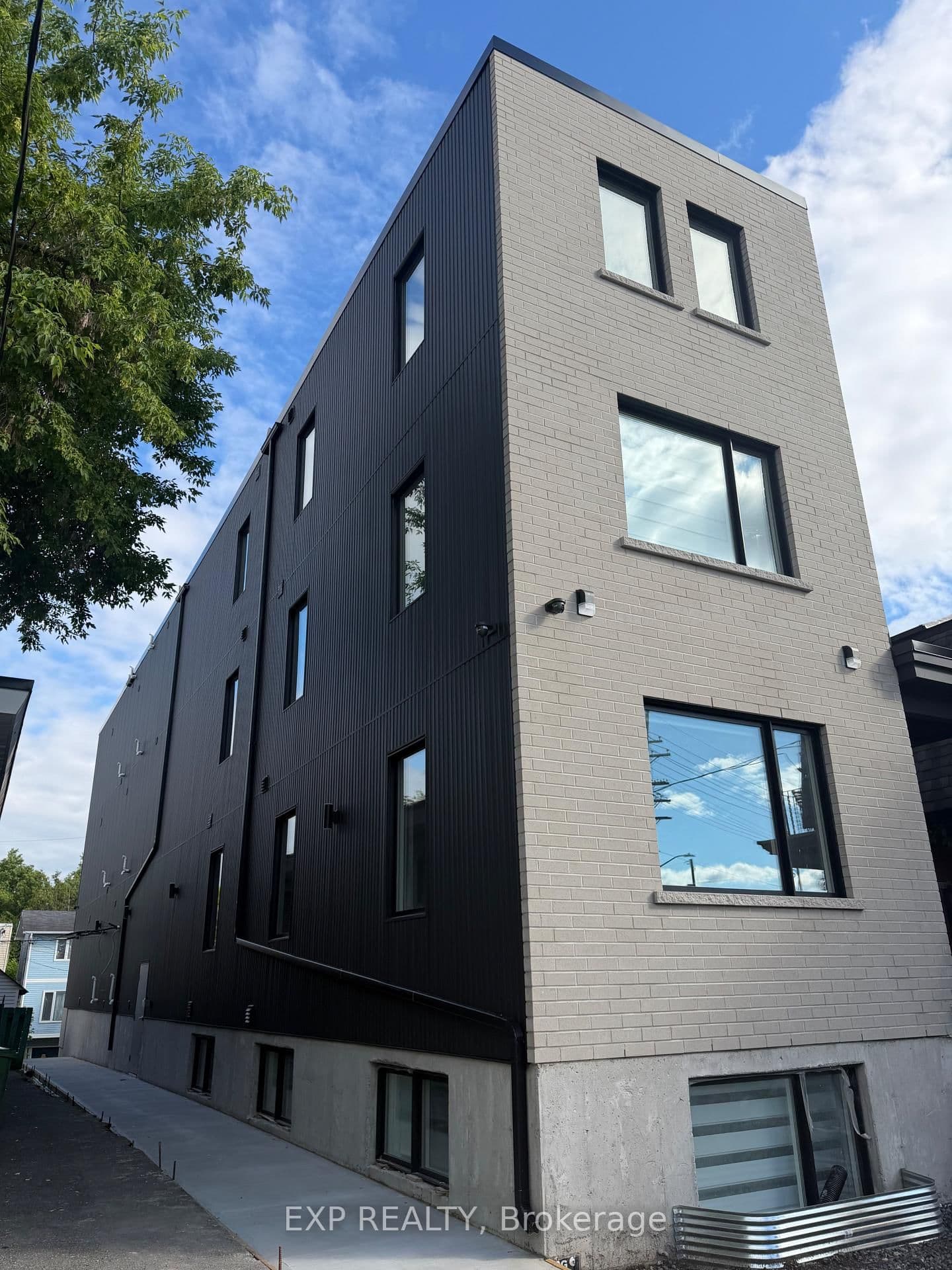 . - 258 Montfort Street, Ottawa, ON