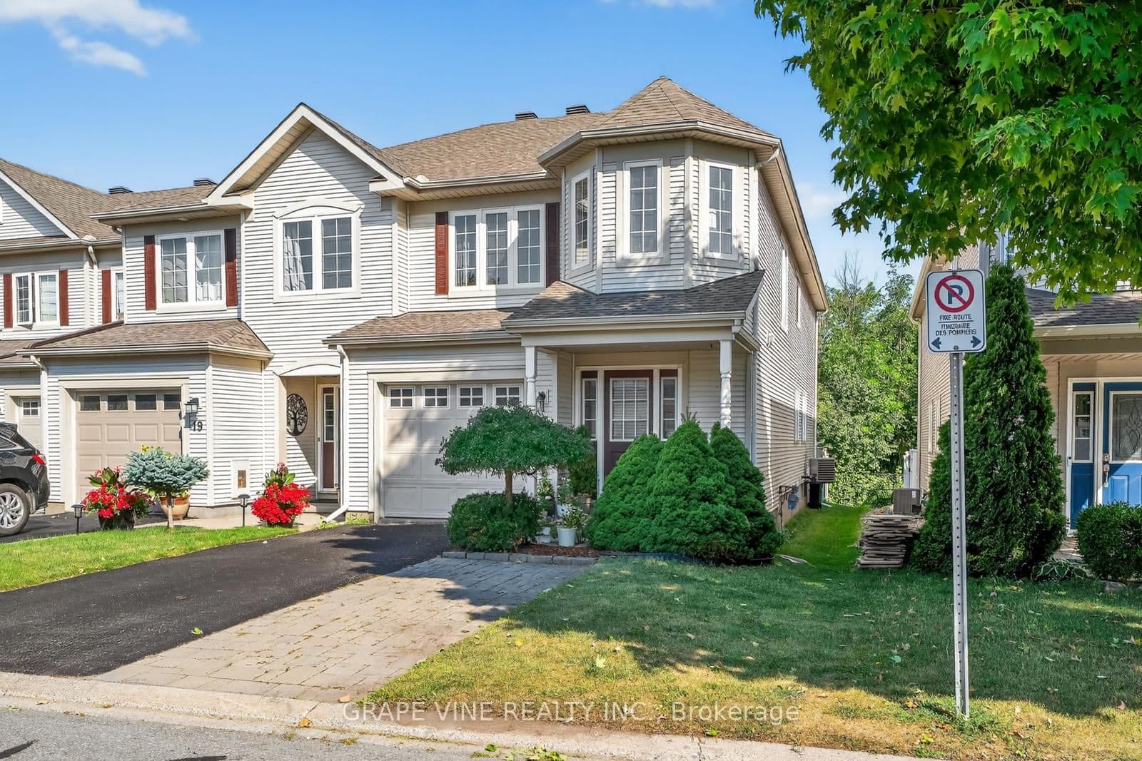 21 Fieldberry Private, Ottawa, ON — photo 2
