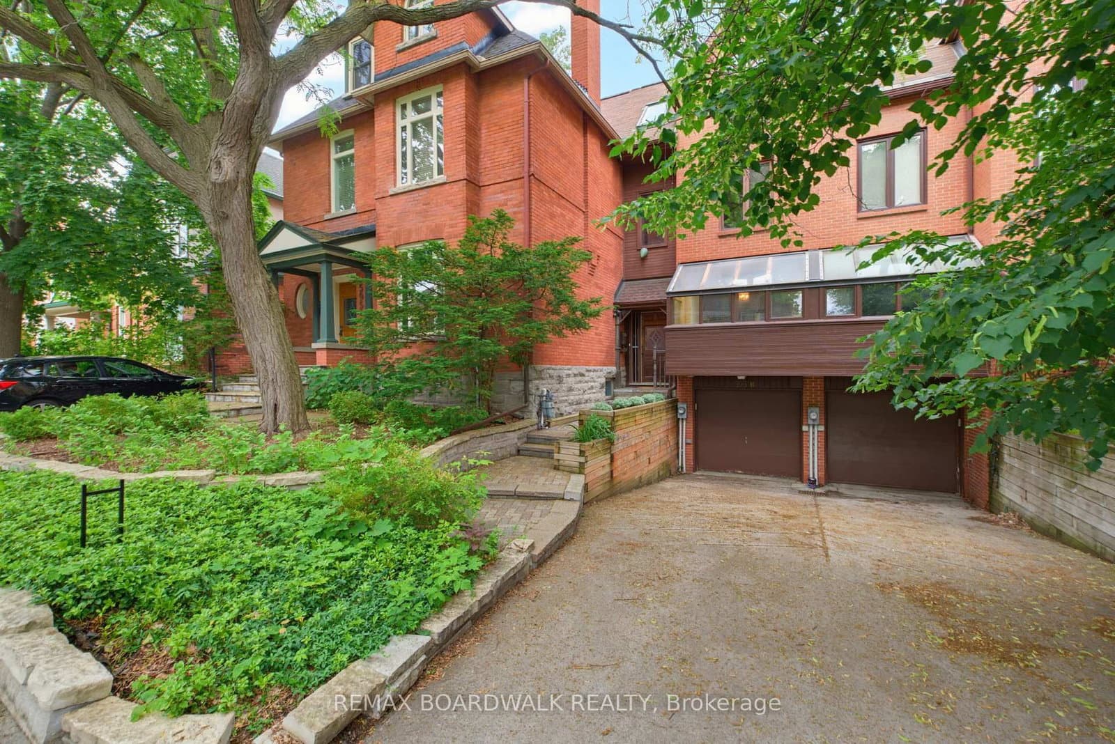 B - 595 Besserer Street, Ottawa, ON