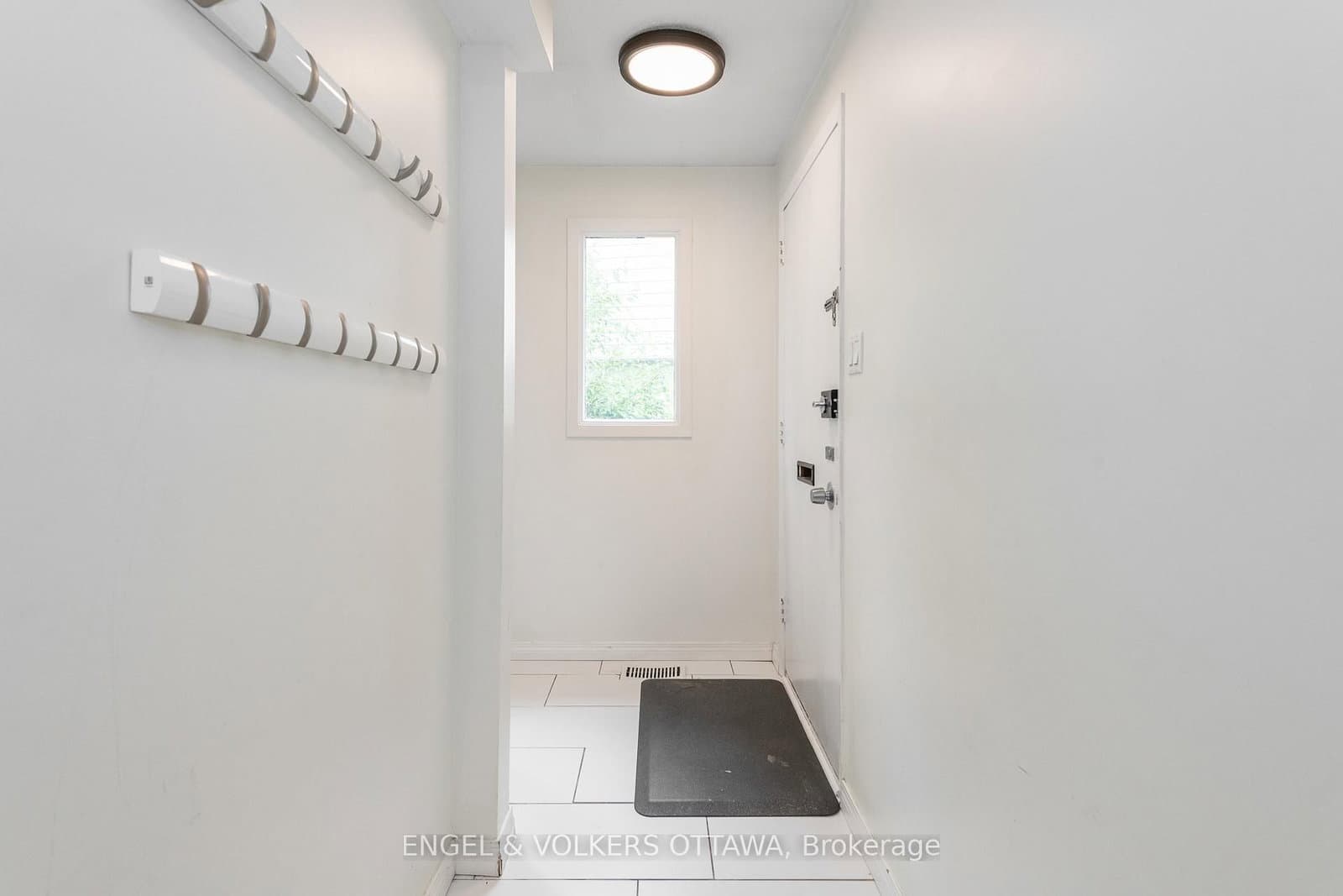 75 Woodfield Drive, Ottawa, ON — photo 2
