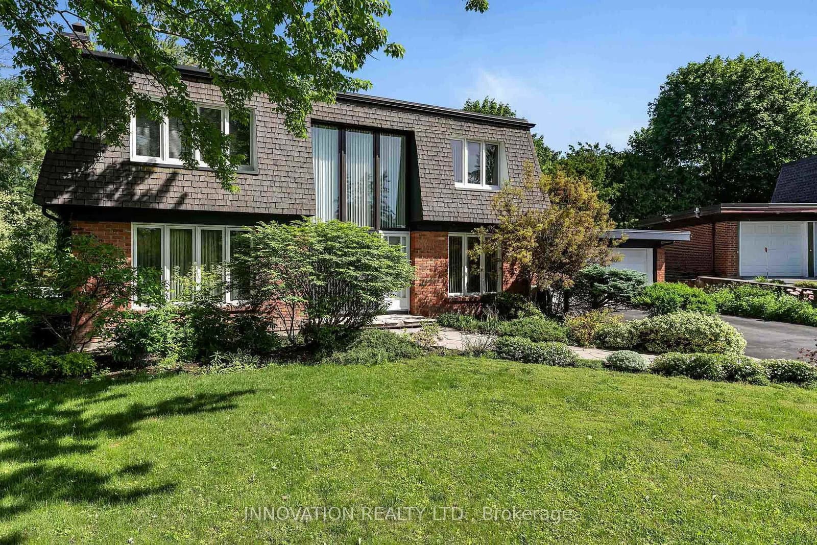 8 Sandwell Crescent, Ottawa, ON — photo 2