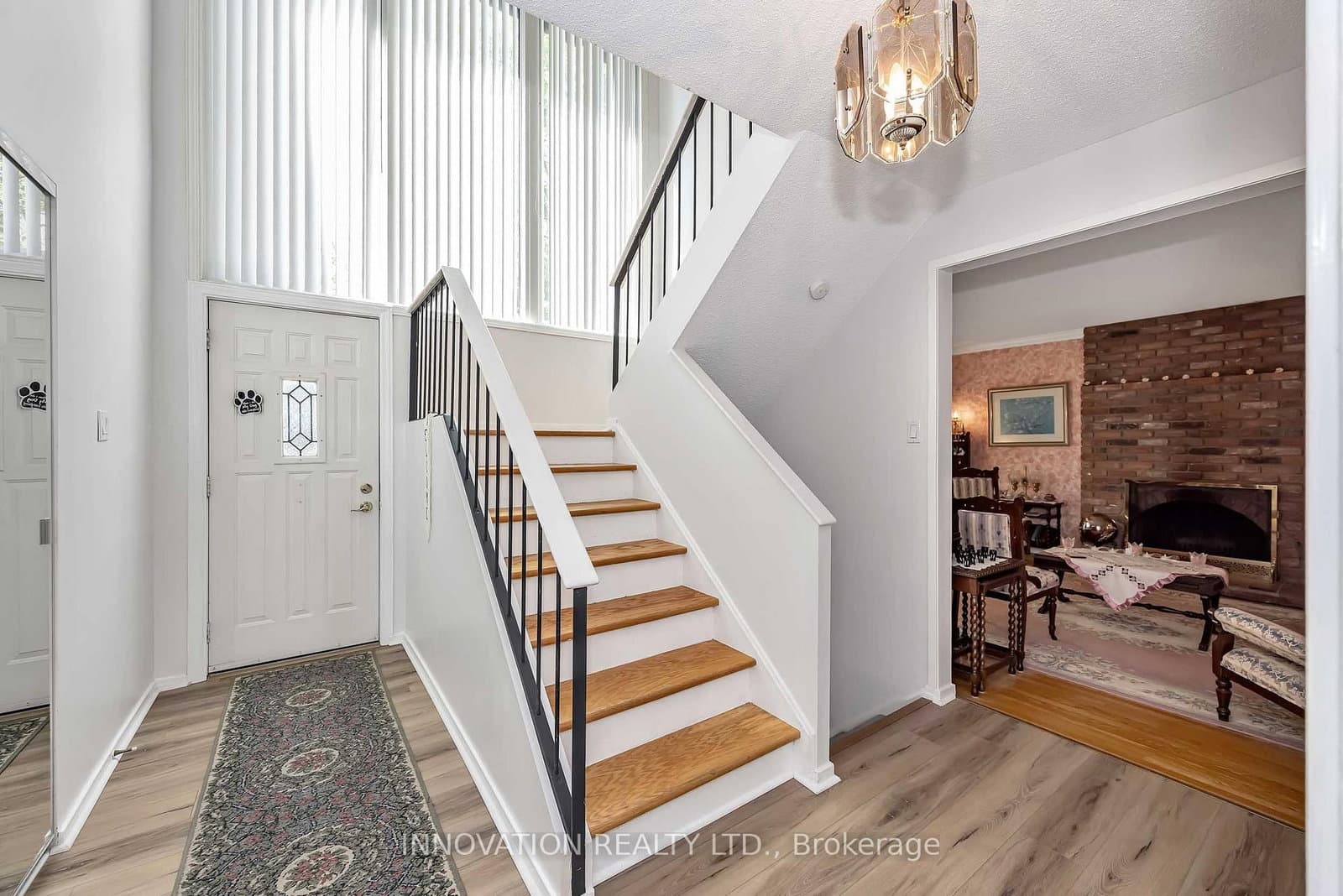 8 Sandwell Crescent, Ottawa, ON — photo 3