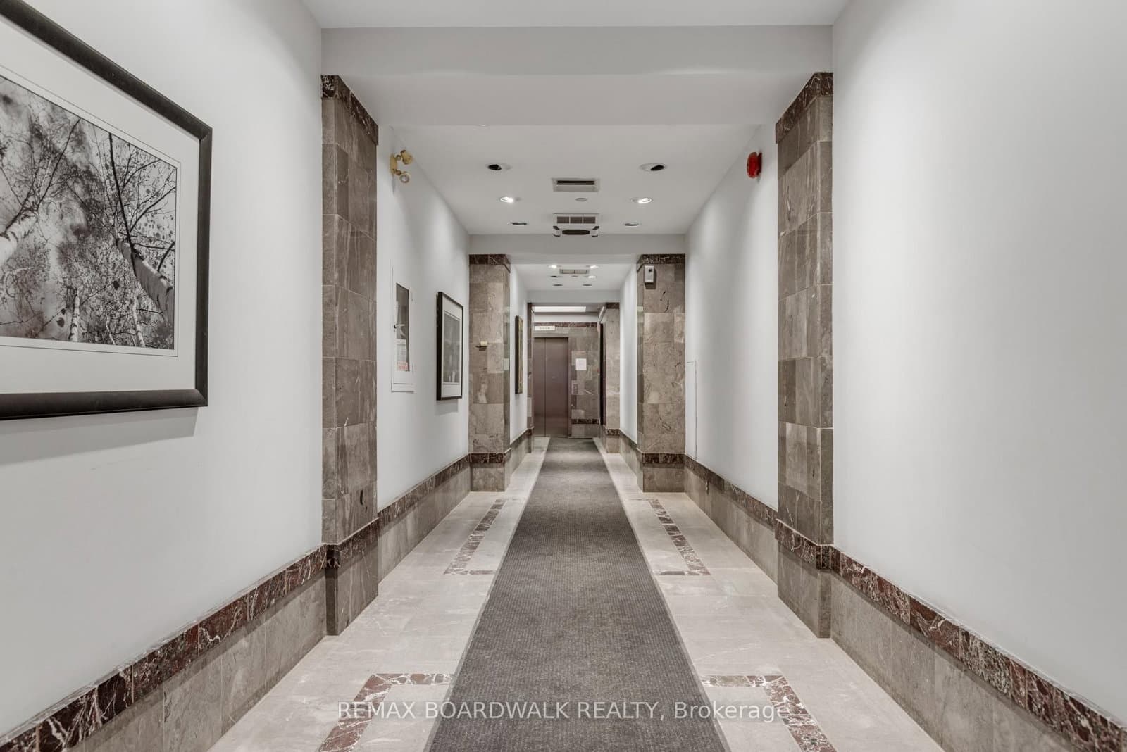 102 Bank Street, Ottawa, ON — photo 3