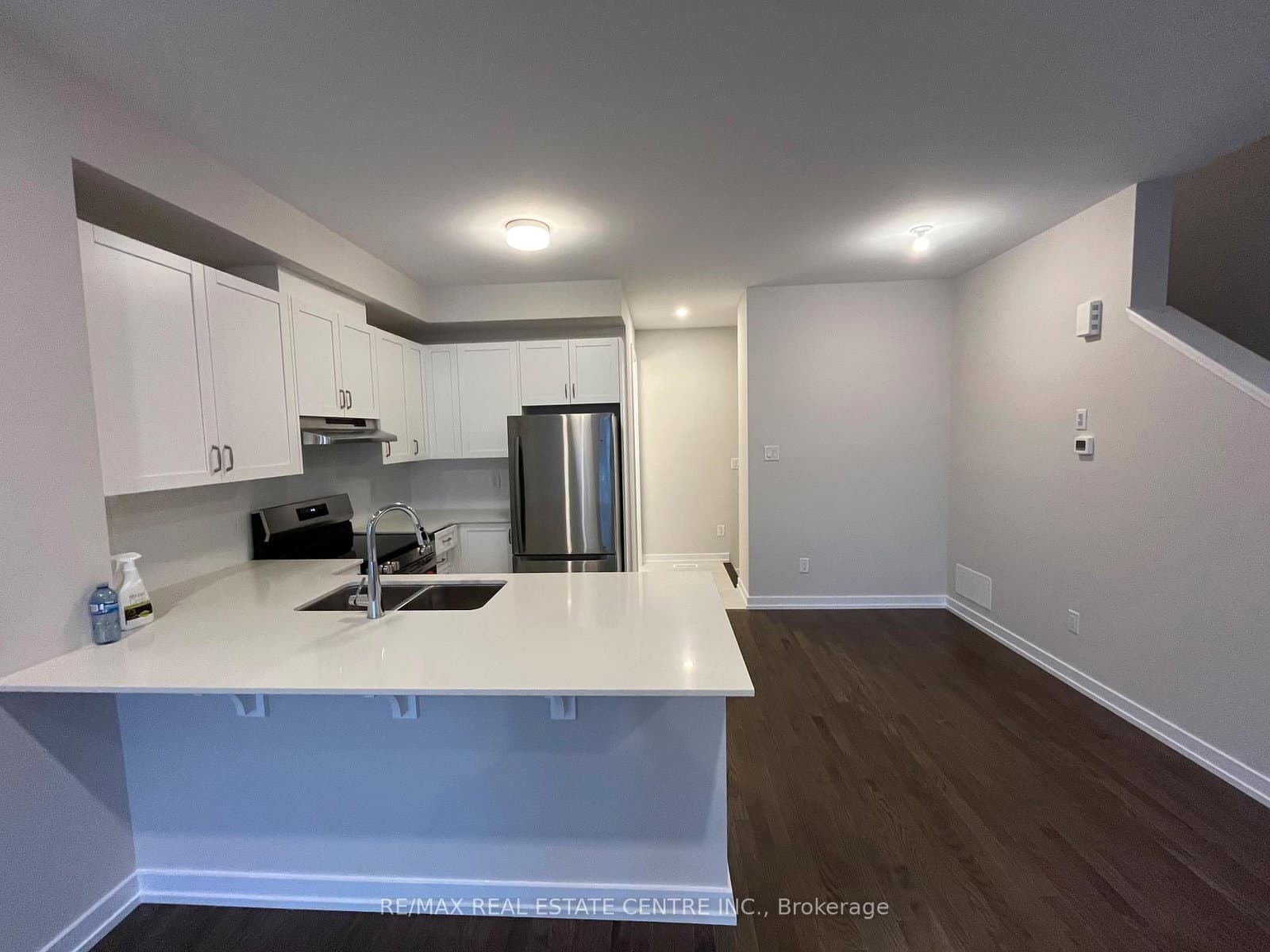540 Oldenburg Avenue, Richmond, ON — photo 2