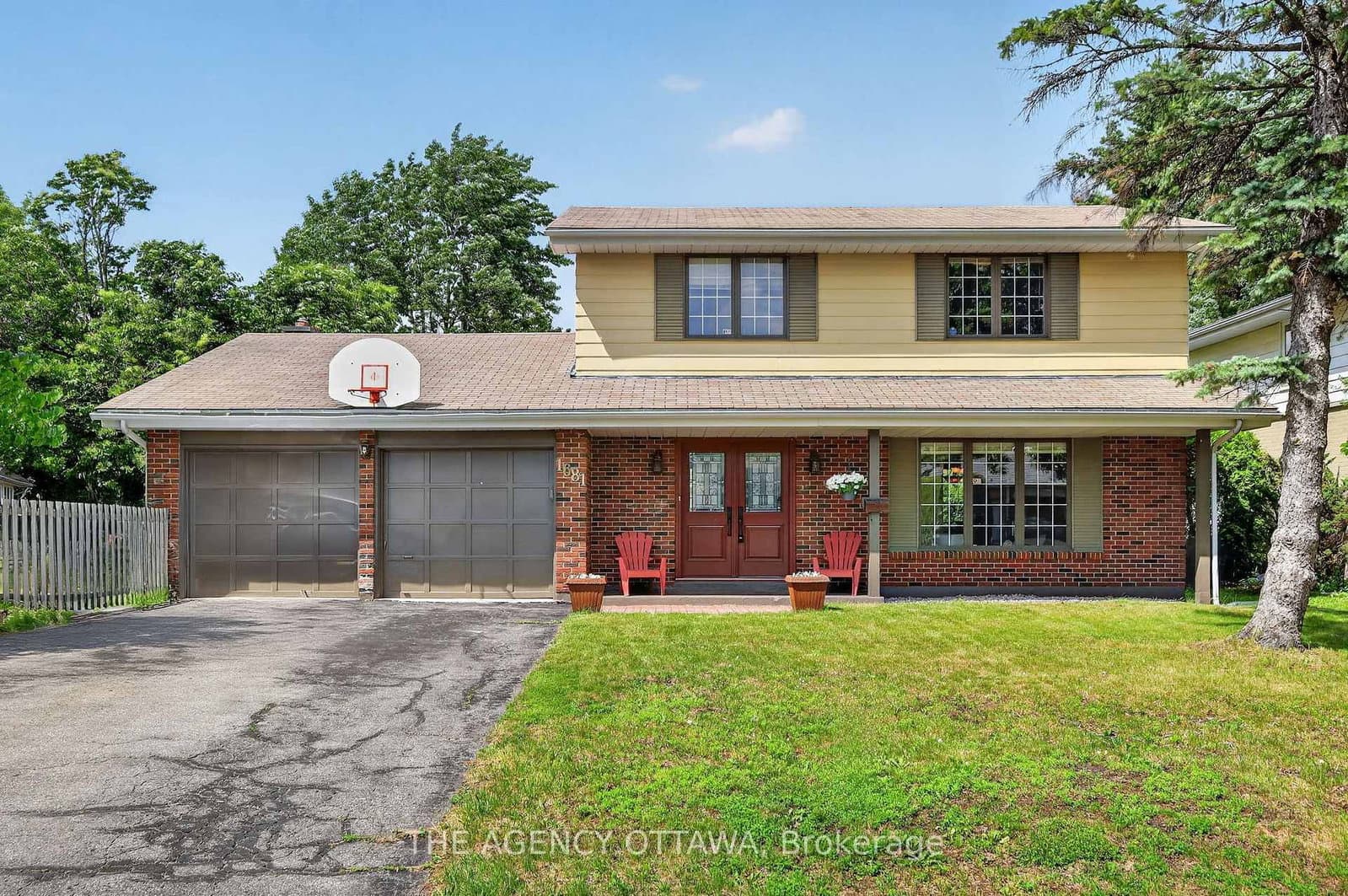 1681 Amberdale Crescent, Ottawa, ON
