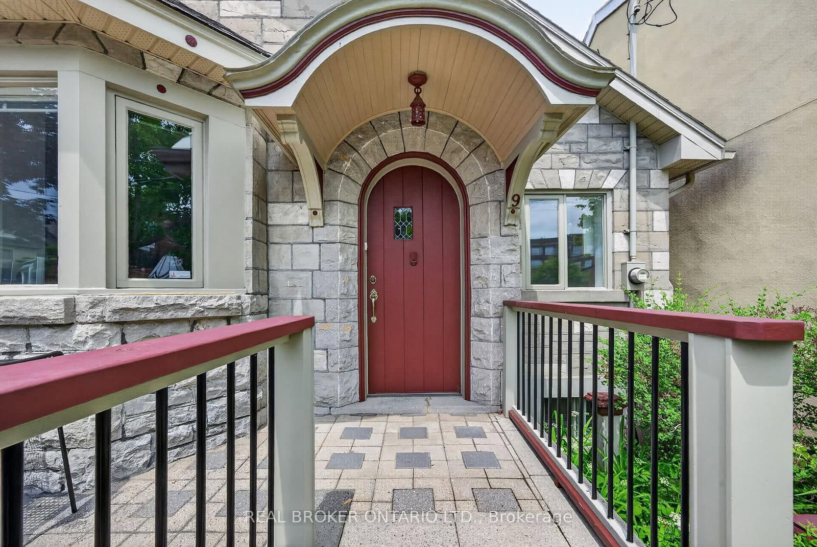 9 Graham Avenue, Ottawa, ON — photo 3