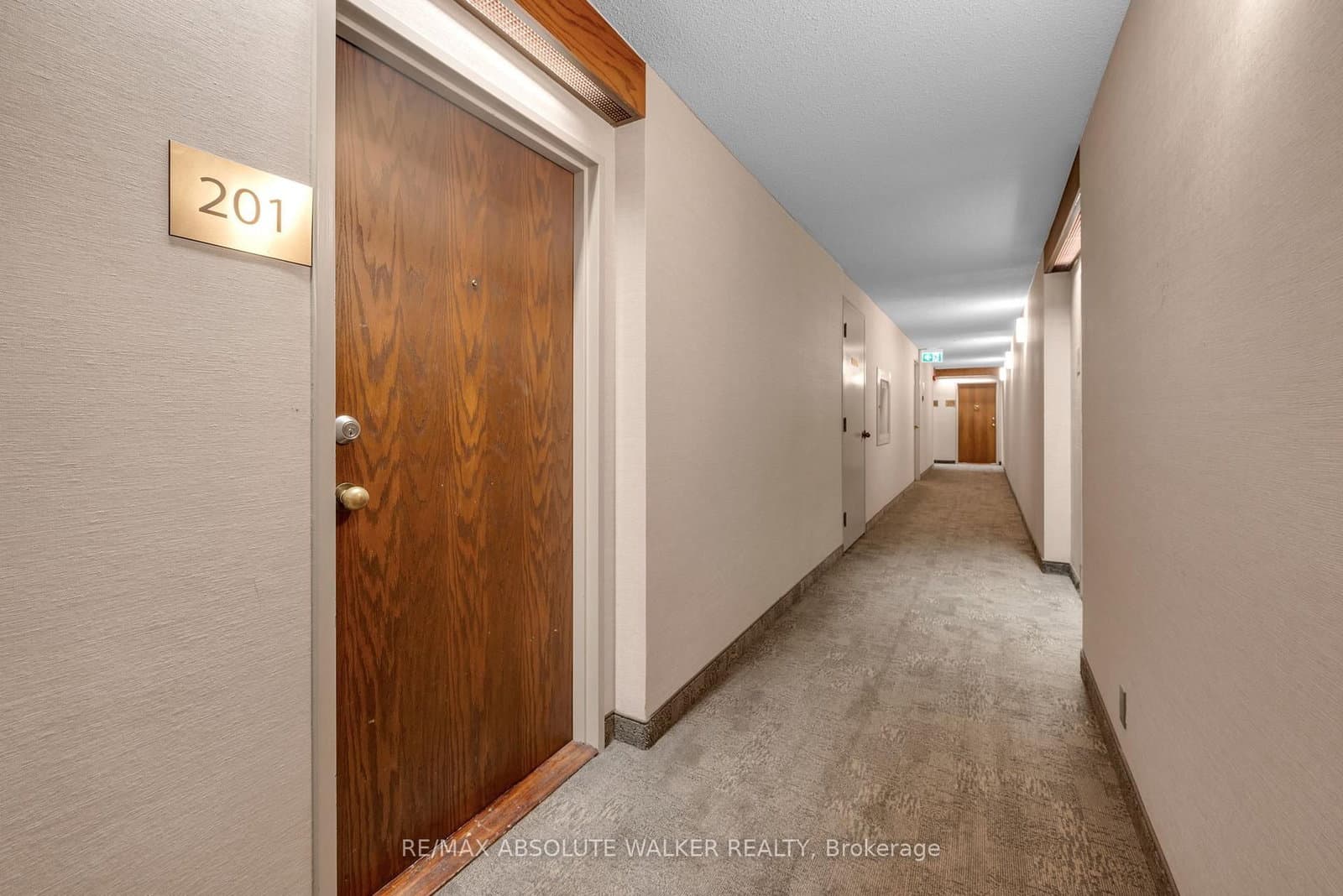 201 - 470 Laurier Avenue, Ottawa, ON — photo 3