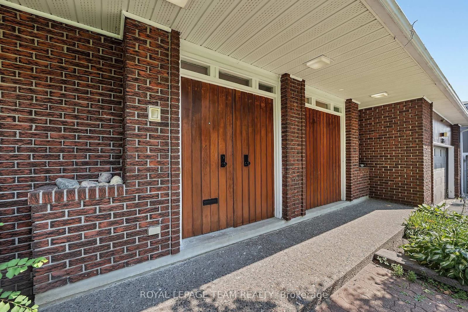 1825 Yale Avenue, Ottawa, ON — photo 3