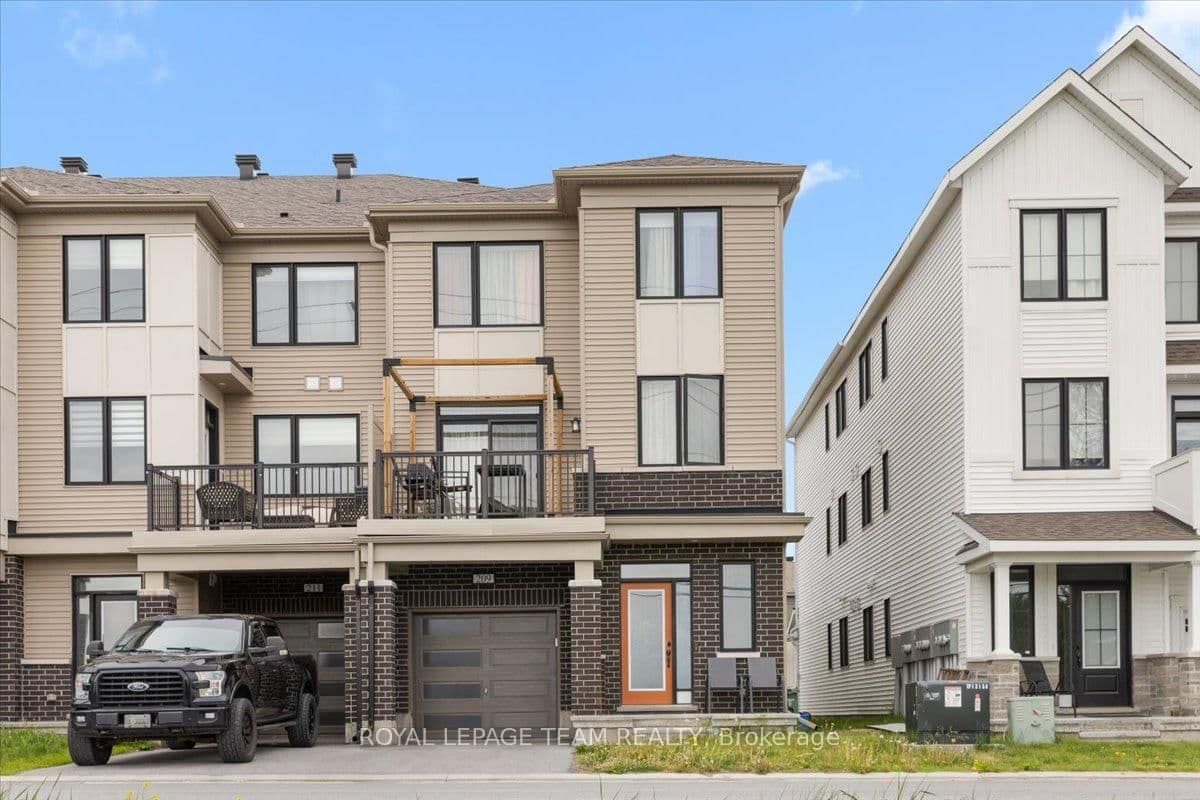 209 Hibernian Walk, Ottawa, ON