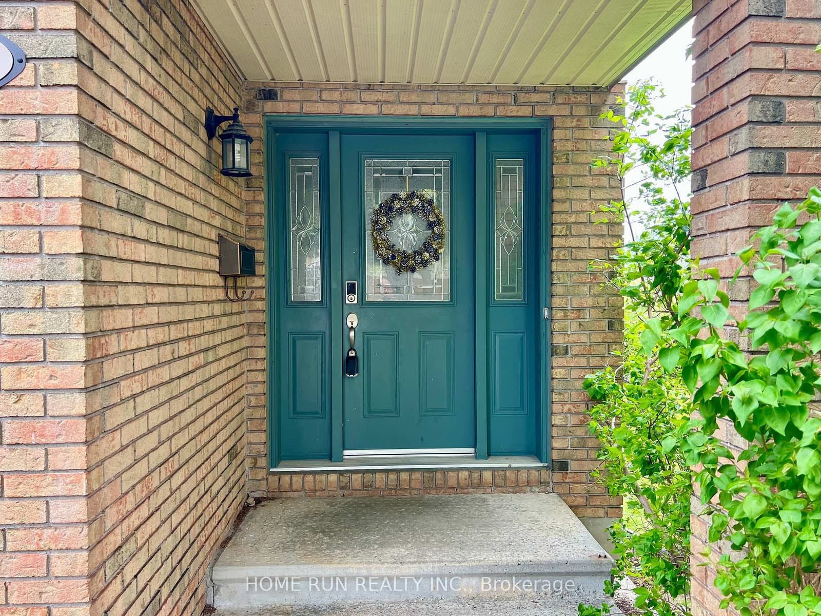 76 winbro Private, Ottawa, ON — photo 2