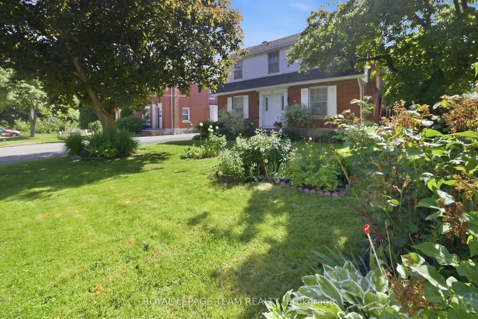 416 Tweedsmuir Avenue, Ottawa, ON — photo 3