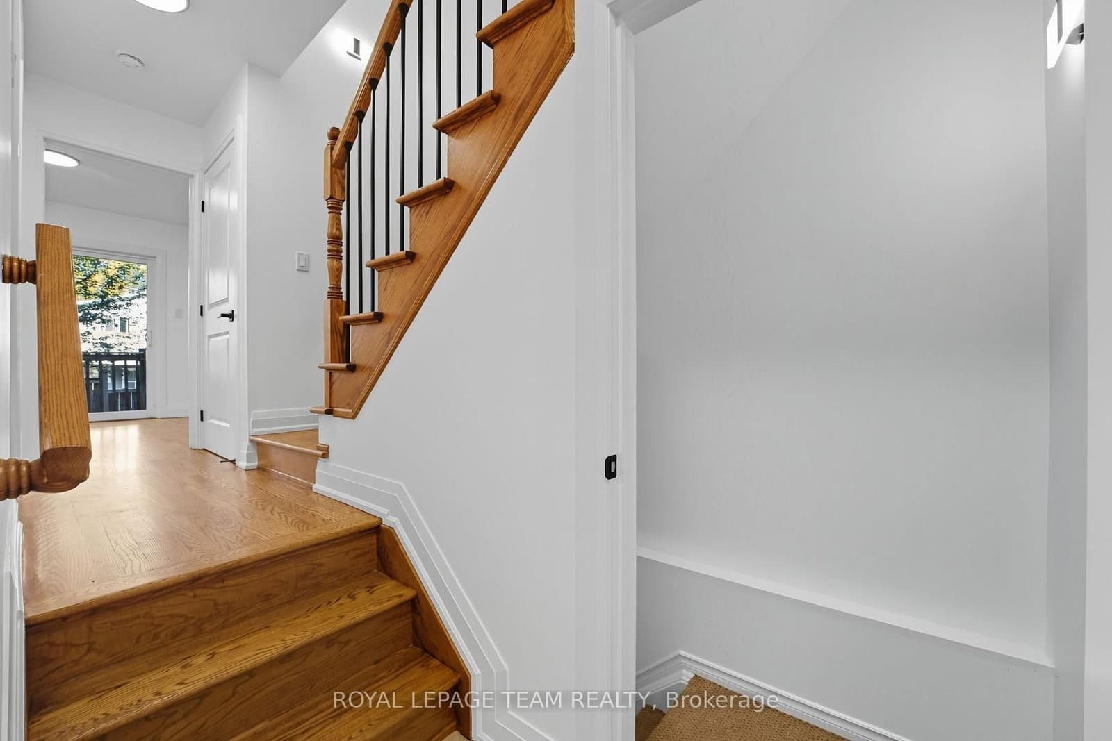 1512 Clementine Boulevard, Ottawa, ON — photo 2