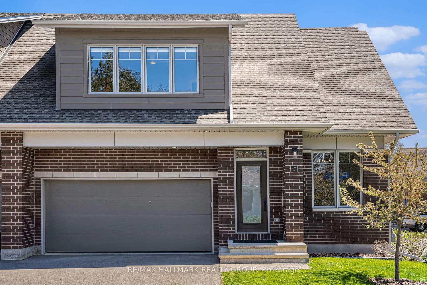 17 Leeming Drive, Nepean, ON — photo 2