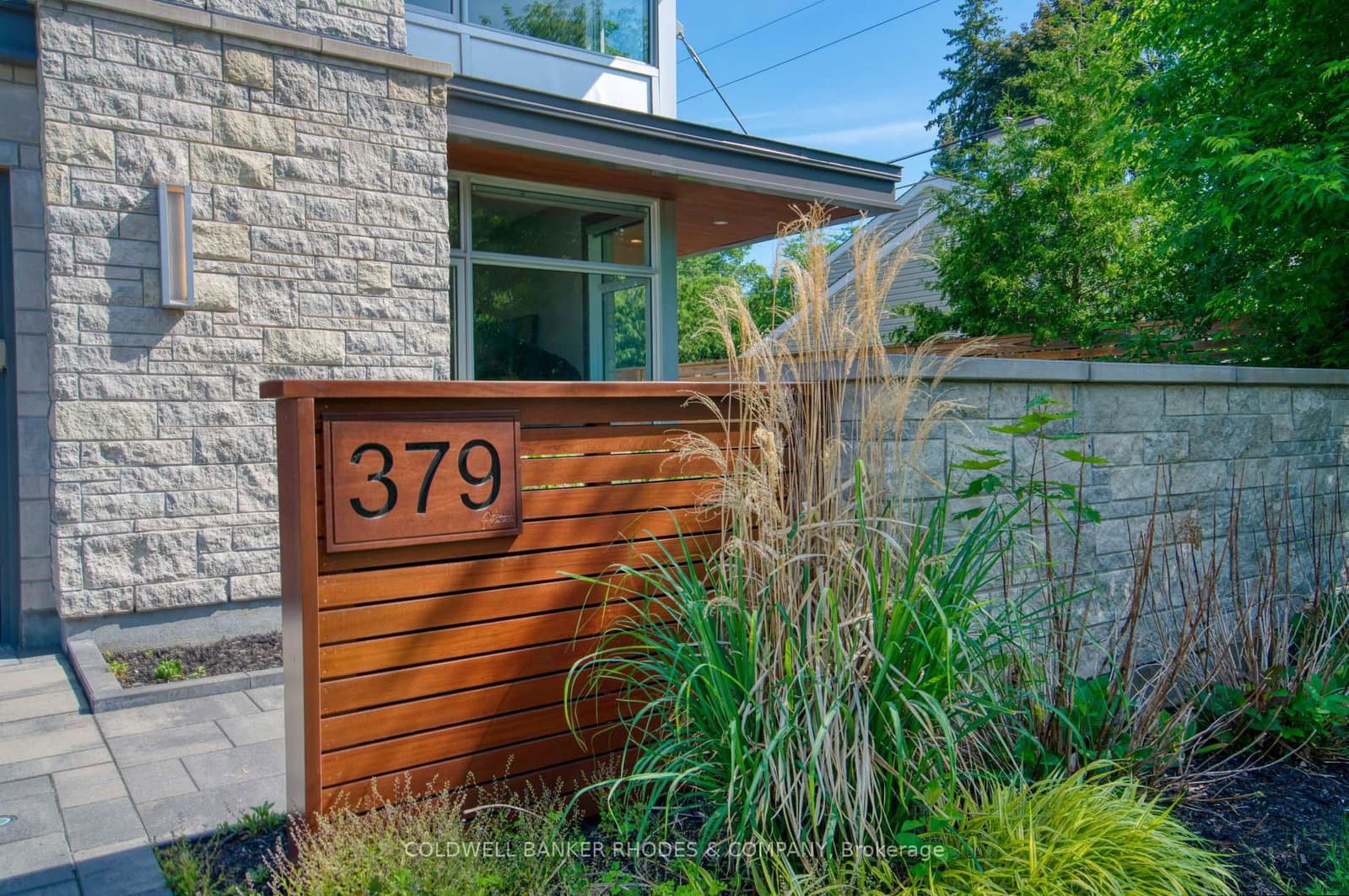 379 Crestview Road, Ottawa, ON — photo 2