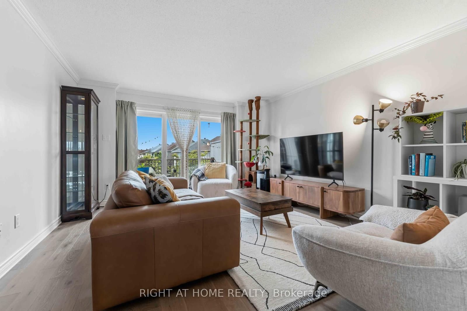 354 Brettonwood Ridge, Ottawa, ON — photo 2
